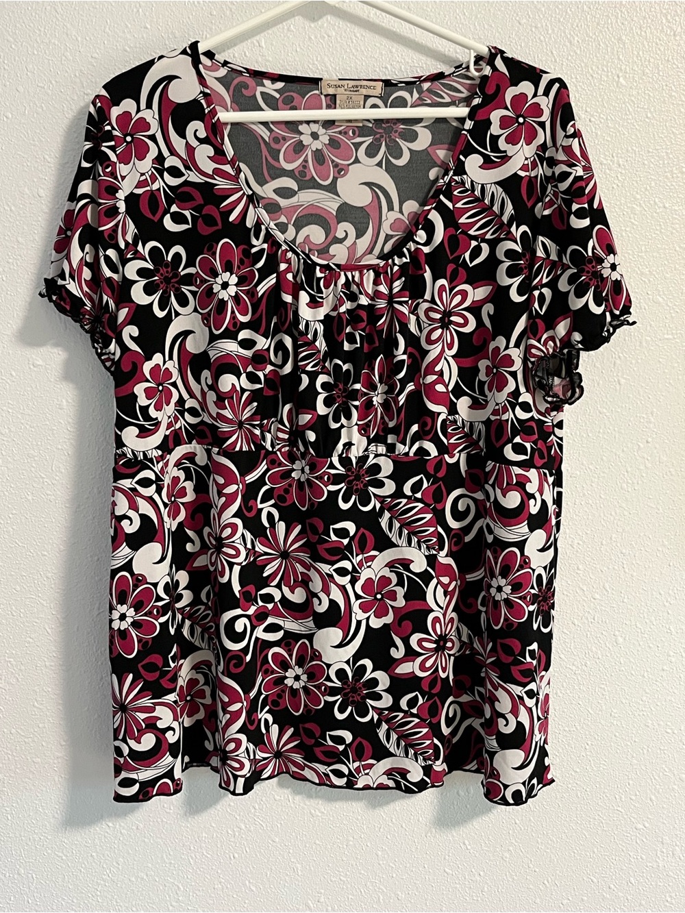 Susan Lawrence Black, Magenta & White Floral Scoop-Neck Blouse Size 2X